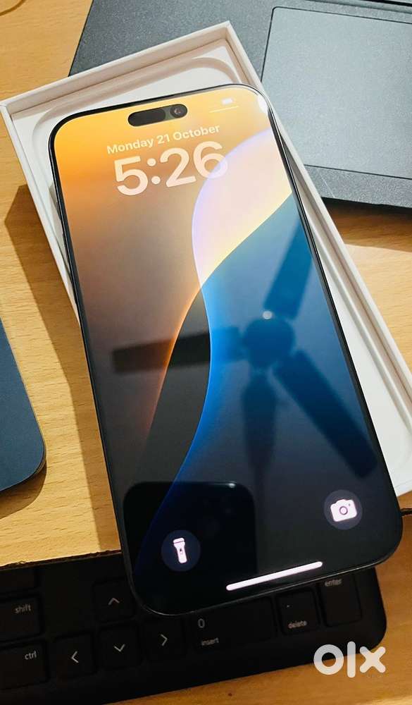 iPhone 16 pro 128 15 din old only indian Apple store se liya hua h