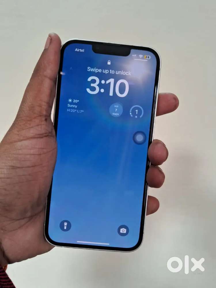 iPhone 13 white 128Gb 98 percent battery health