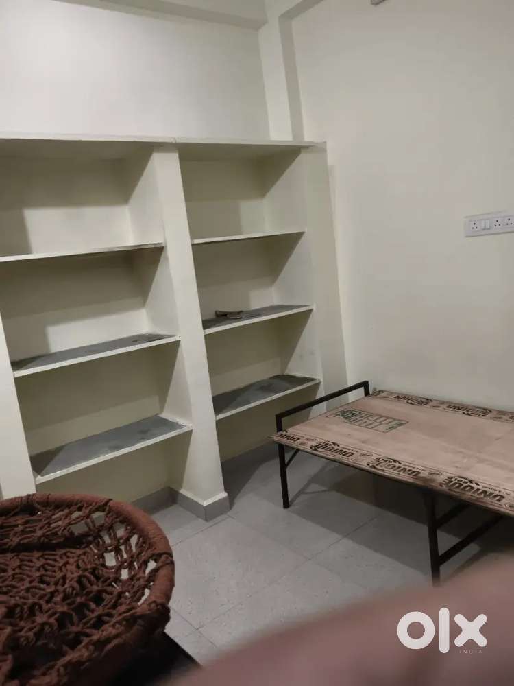 SHOP AND ROOM FOR RENT