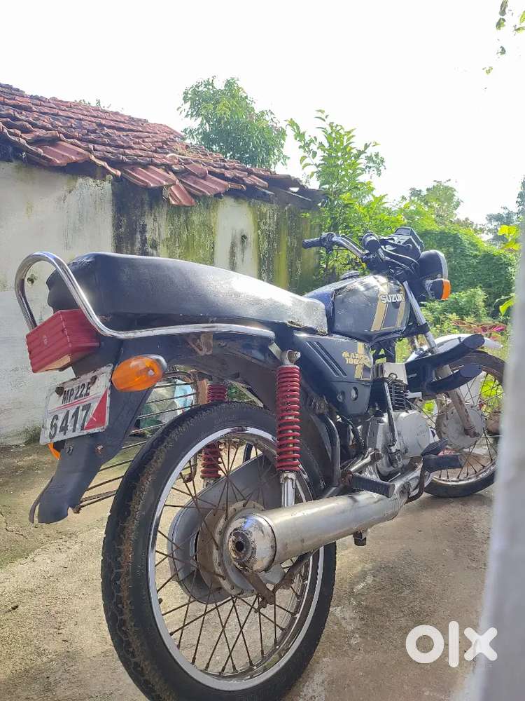 TVS SUZUKI MAX R100 IN THE BEST CONDITION.
