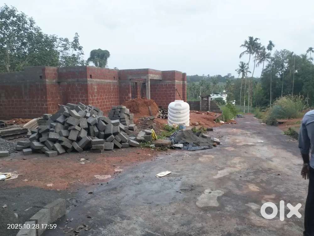 Mulamthuruthy near Vettical area 6 cent house plot for sale