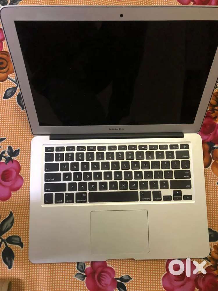 Apple laptop