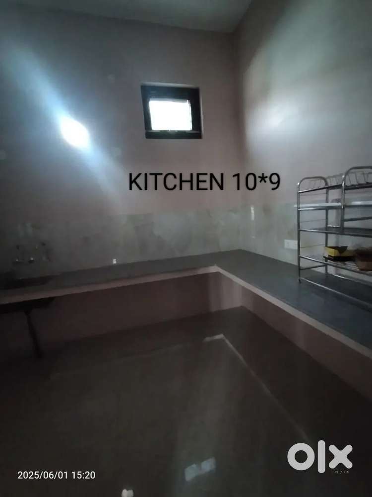 Available a 2 room set with 2 bathroom