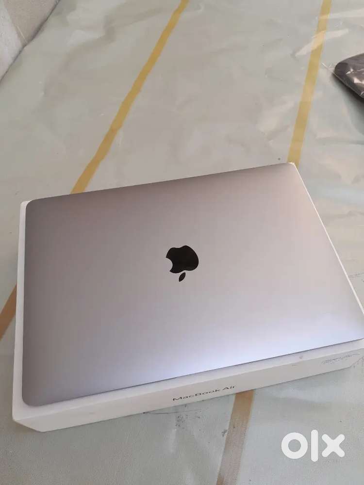 Macbook Air 2020 scrathless condition