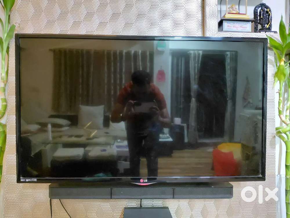 LG 42 inch LED TV