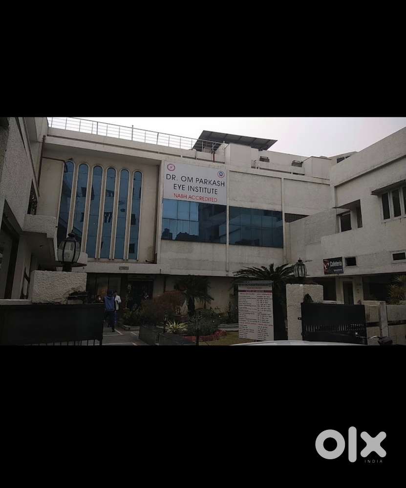 Om prakash eye hospital need staff for frotn desk