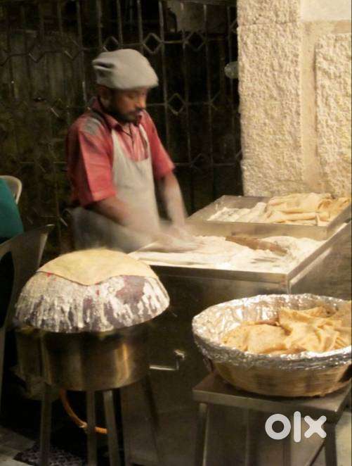 রুমালি রুটি আর তরকা বানানোর লোক চাই