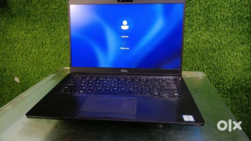 Series Latitude 5300 Touch Core i5 8th Gen Ram 8GB SSD 256GB