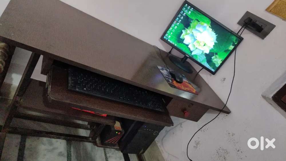 Computer Set for Sale  PC + Computer Table 2 year old Good Condition