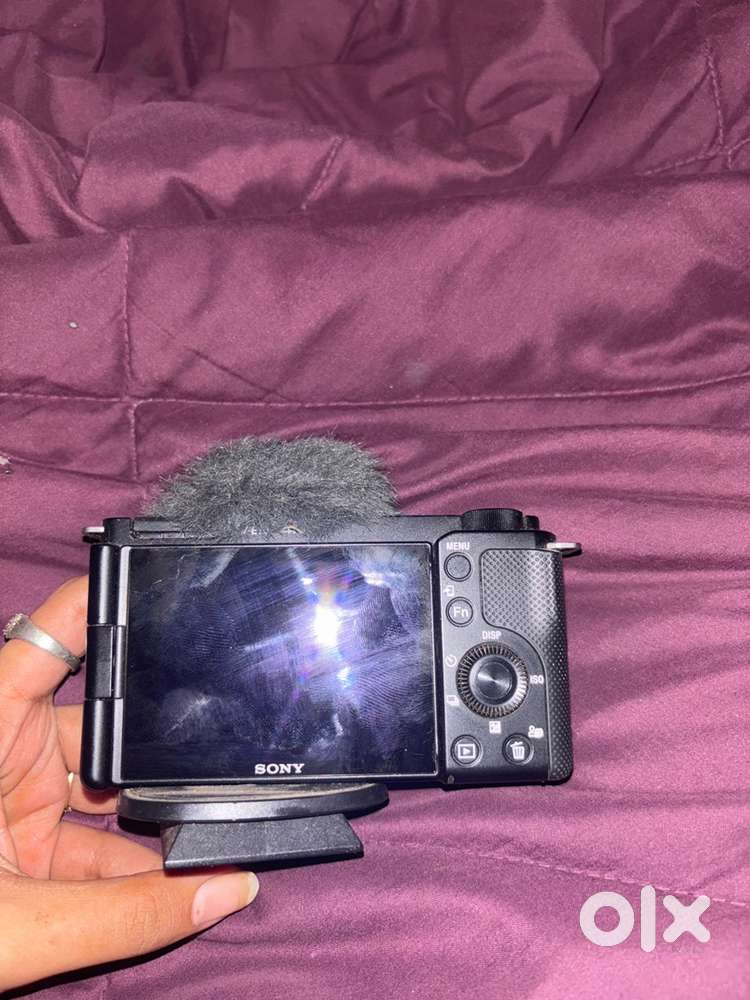 SONY Alpha ZV-E10L 24.2MP Mirrorless Camera