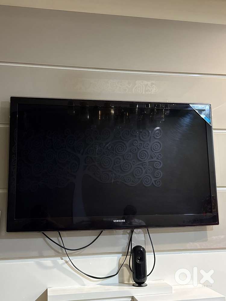 Its size is massive and too huge and led tv is too hood