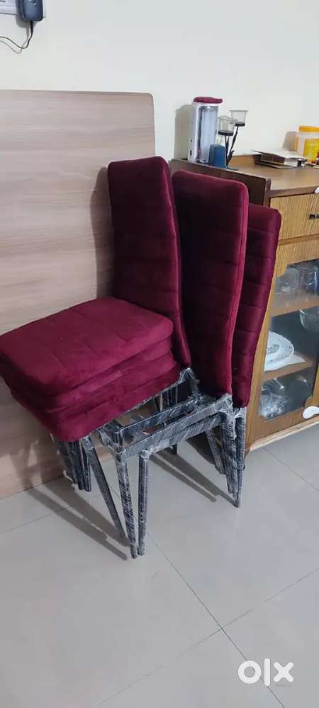 4 seater dinning table new