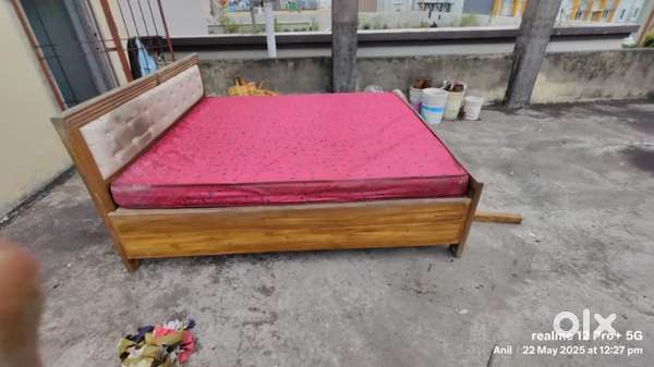 4'6 size beded with box and a century and mattress
