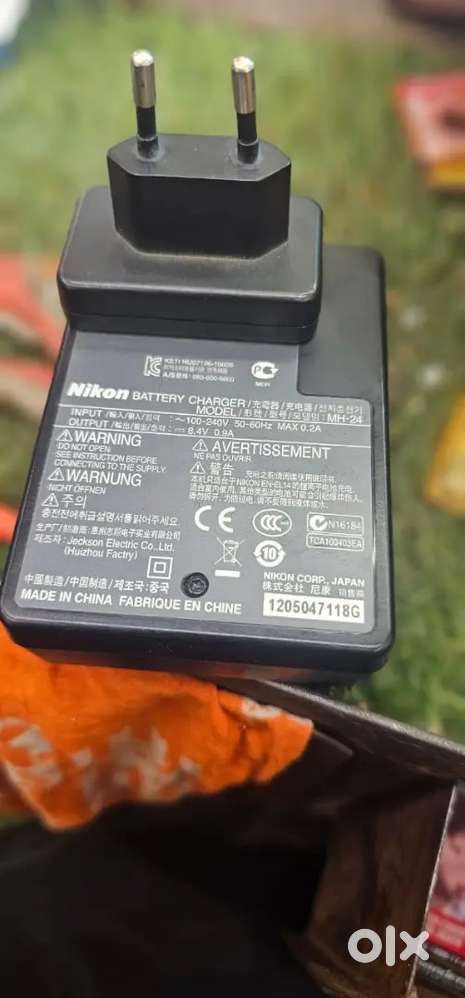 Nikkon d5300 lens 55/200 best camera and new condition