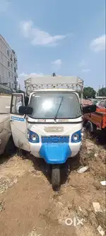 Mahindra Zor grand