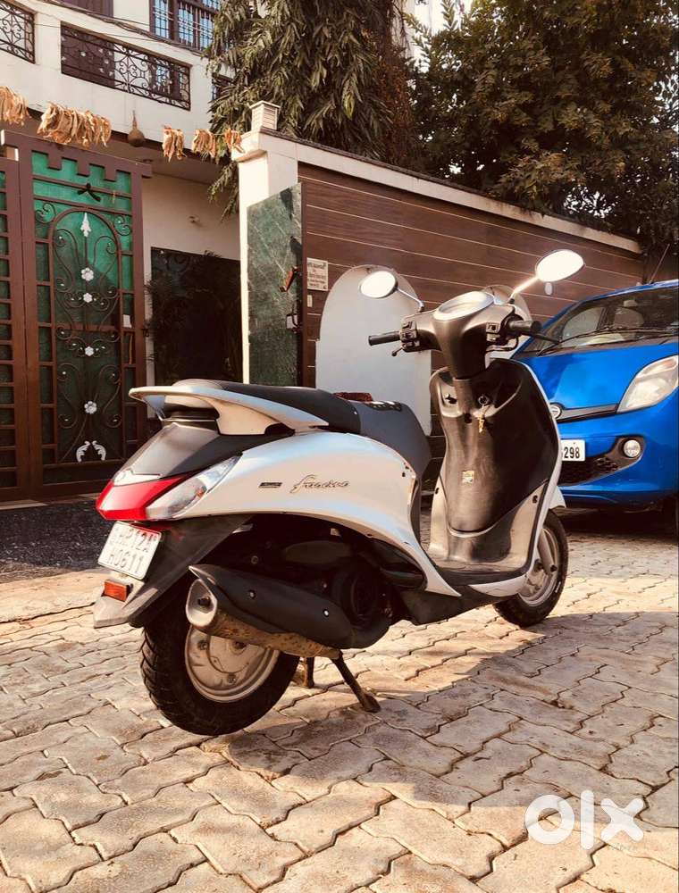 Yamaha Fascino 113cc  White Color  June 2015  Available in Rohtak