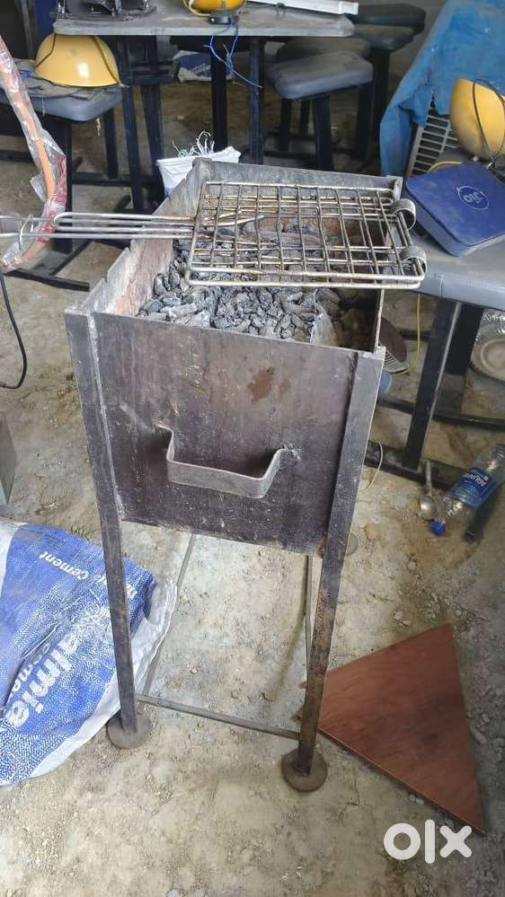 charcoal barbeque grill