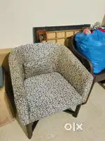 2 sitting chairs