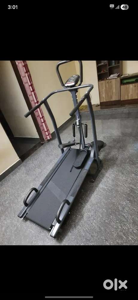 Manual motorized treadmill