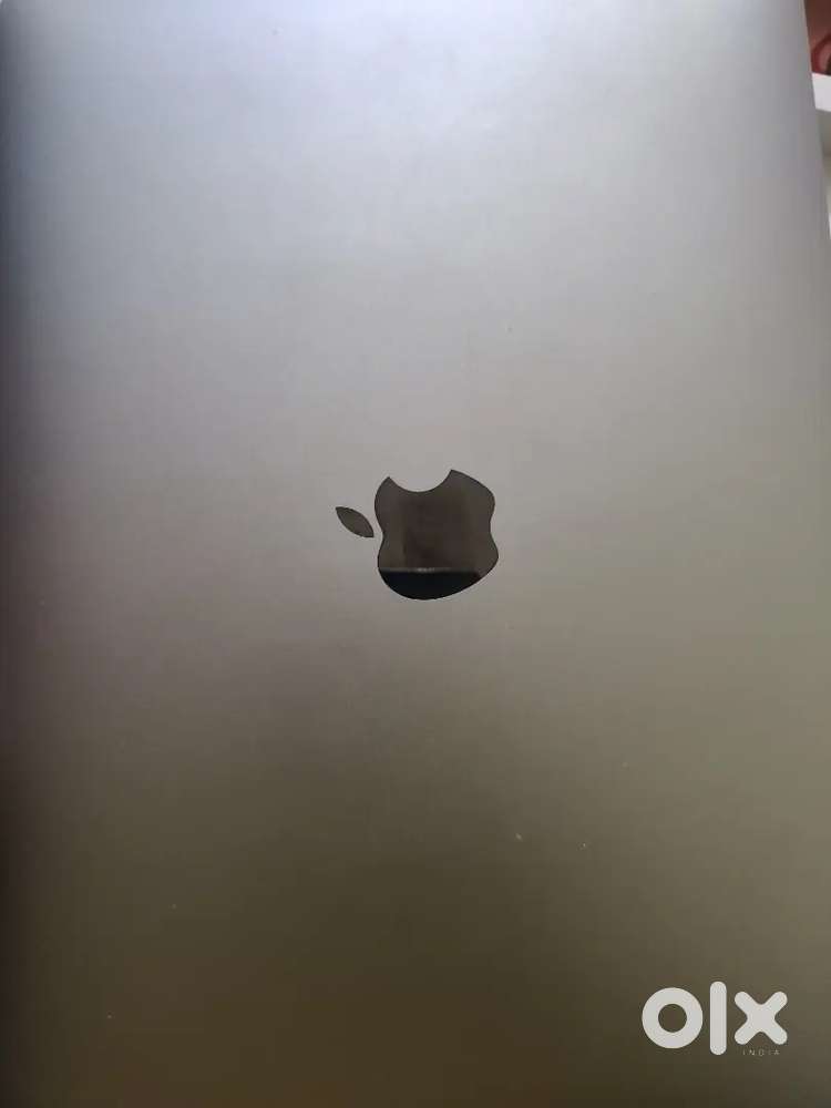 Macbook pro M2.(2022) 256gb