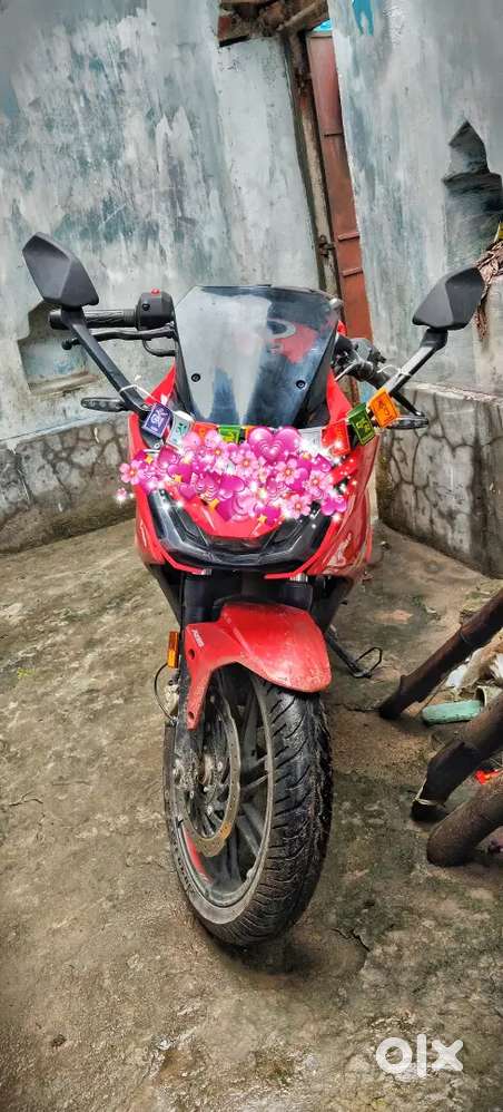 Karizma xmr 210
