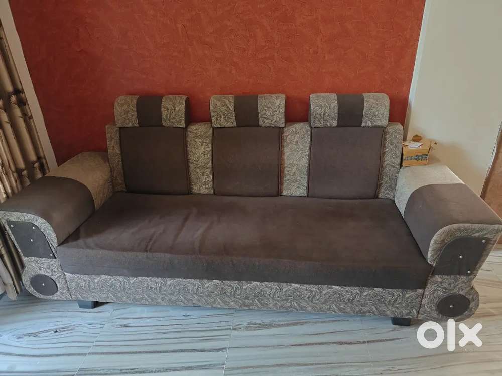 Three seater long sofa, 3 years old for 3000
