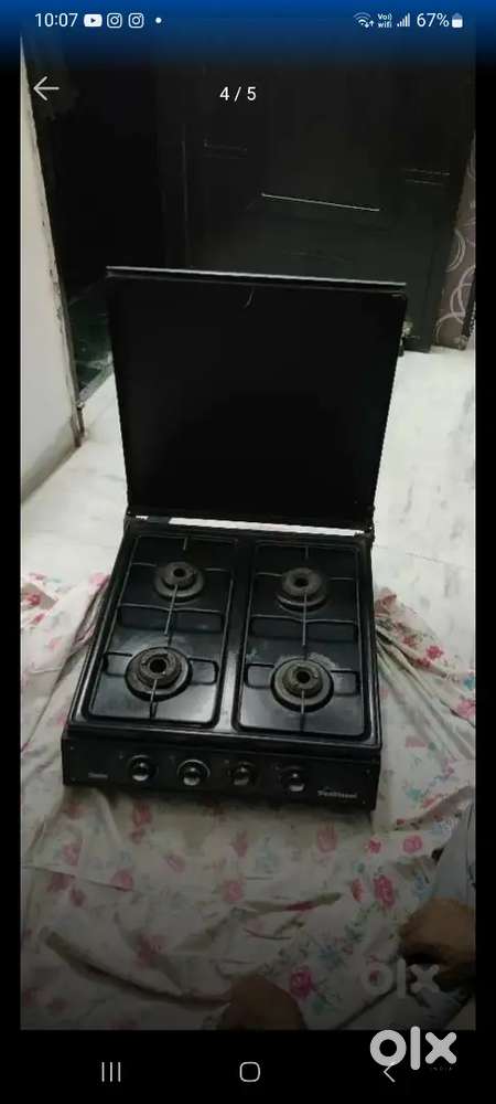 Gas stove with 4 burner