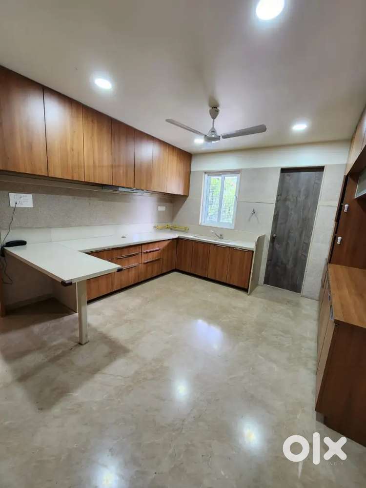 Full luxury 2 bhk luxury flat rent and families atmosphere