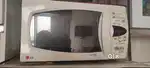 LG Microwave it is in working condition