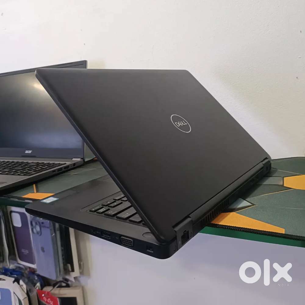 DELL latitude 
14 Screen 
Intel Core i5 8th Gen 
8GB Ram 
256 GB