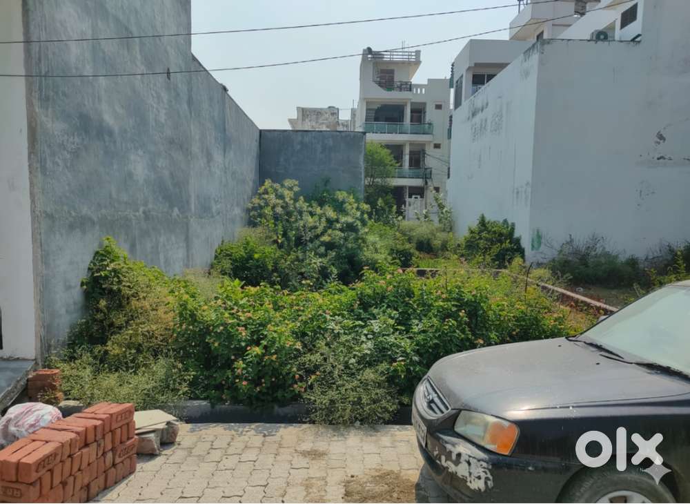 1500 Sq Ft Plot in Prime Location in Hans Khera