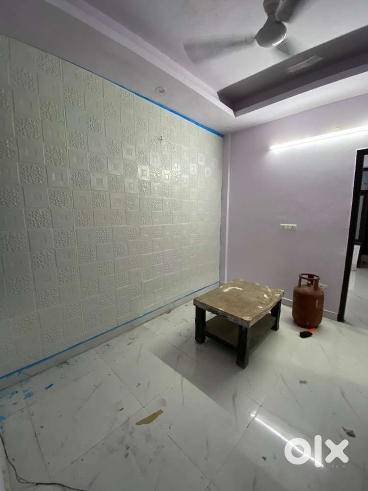 1bhk semi furnished flat