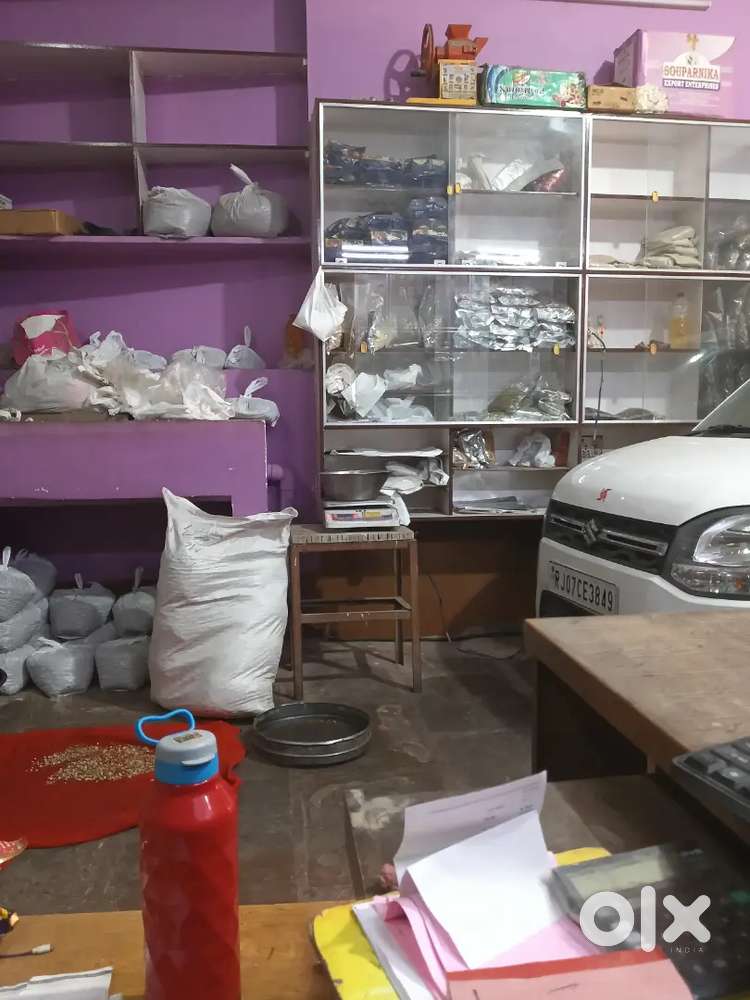 Ghar ke kaam ke liye maide or shop ke liye boys required
