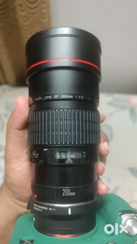 Canon EF 200 mm F2.8L prime lens