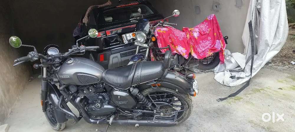 Brand new bike only 2 year running yezdi roadster