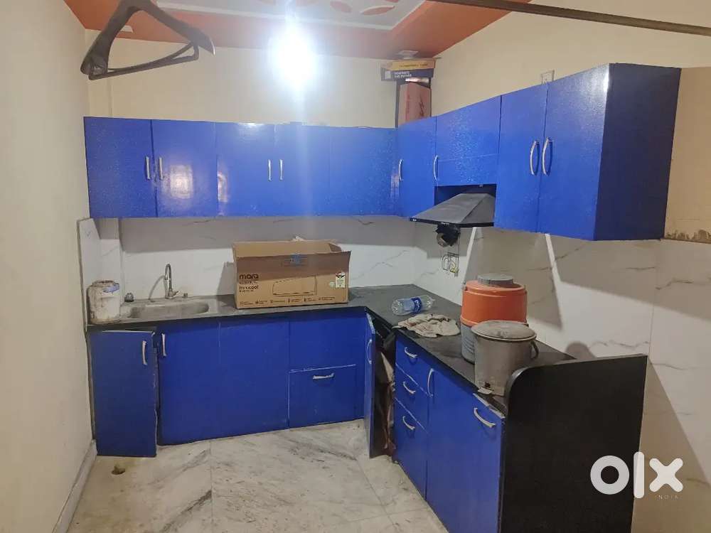 1bhk semi furnished room