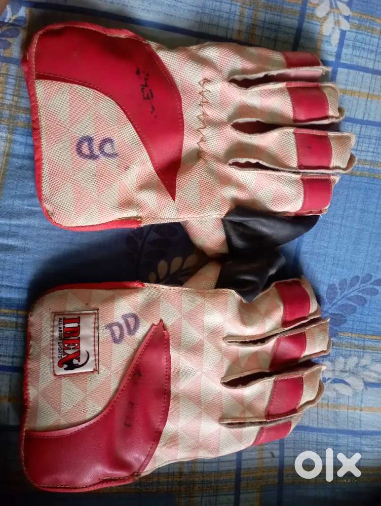 Wicket keeping gloves