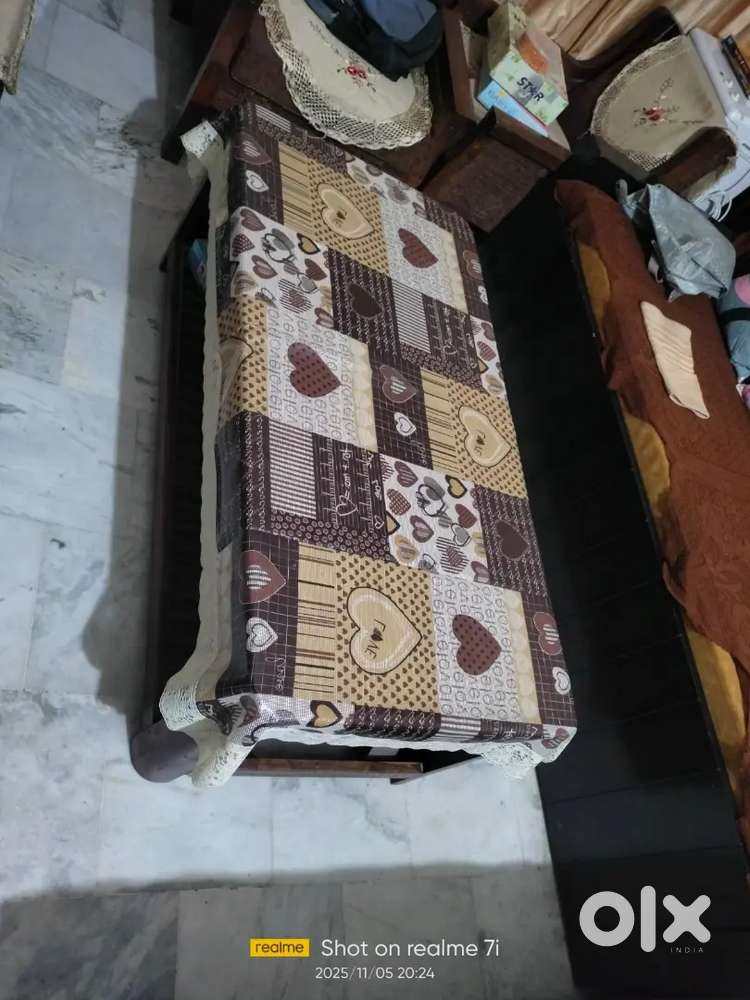 5 seater sofa set with table