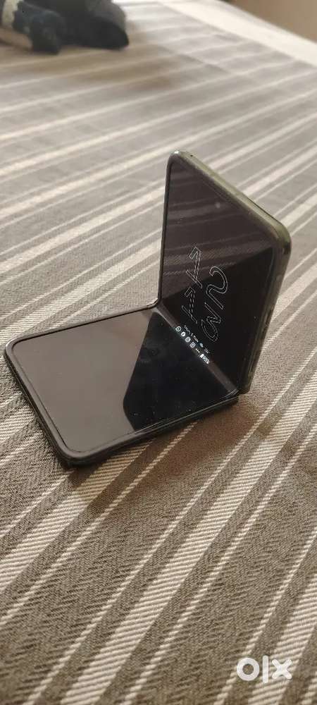 Motorazr 50 ultra in like new condition 12 gb ram 512gb rom