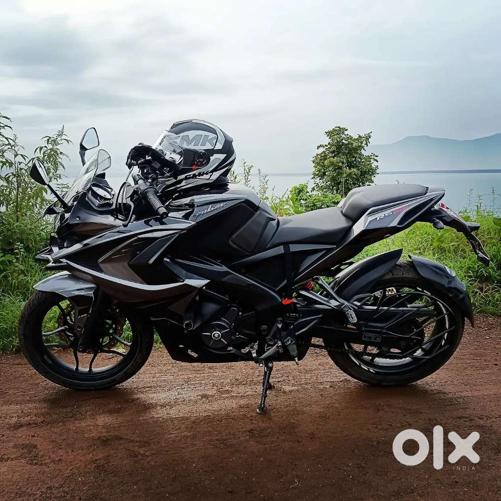 Bajaj Pulsar RS 200 ABS