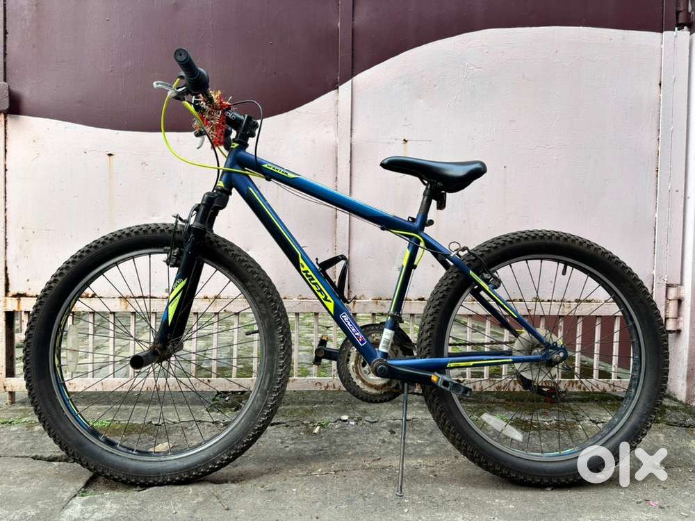 HUFFY SPARTAN 3.0 FAT BIKE MOUNTAIN BIKE