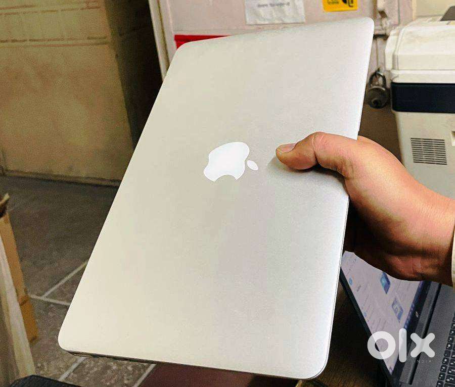 APple Mac Book Air Core i5/ 256GB SSd 4GB /Laptop
