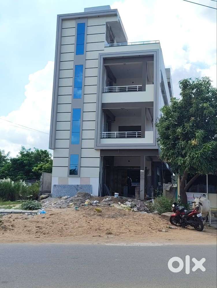 COMMERCIAL OFFICE/SHOP - FIRST FLOOR ,PRIME LOCATION