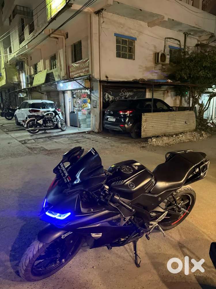 R15 v3 july ki both tyer company' ki h