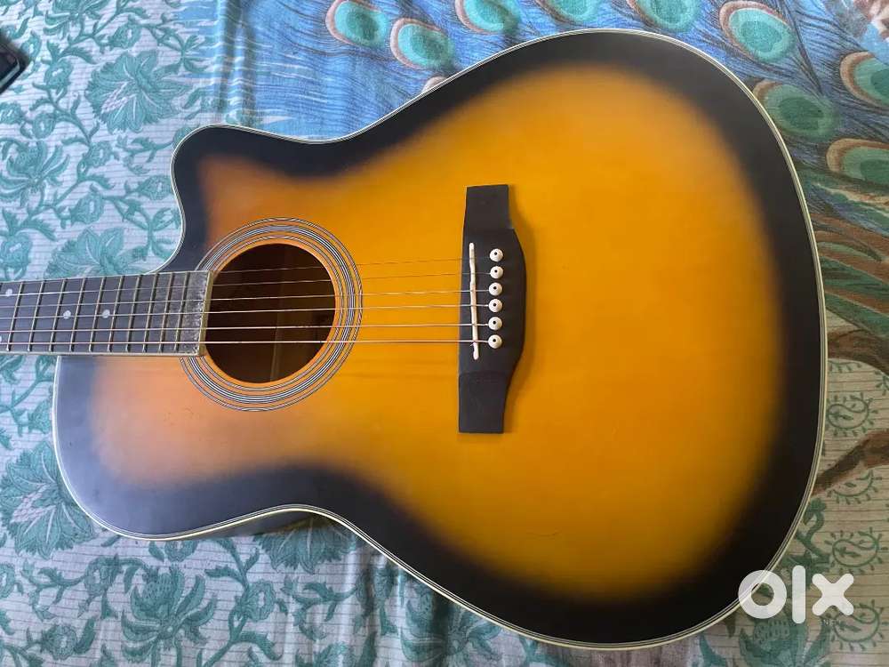 TECHNO GUITAR 1 YEAR AGE SPACE CONDITION NO SCRATCH