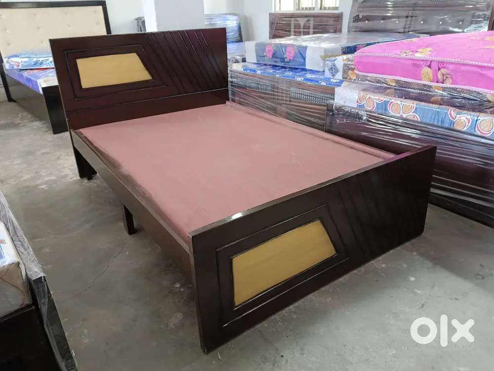 New 4/6 double bed in wholesale price.