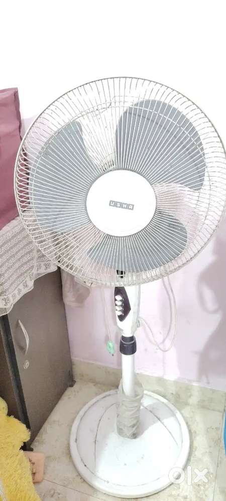 STAND FAN WITH 3 HIGH SPEED