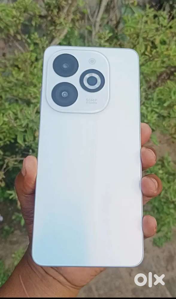 Infinix Smart 8 (4GB RAM + 64GB Storage)  4Gb Expandable RAM