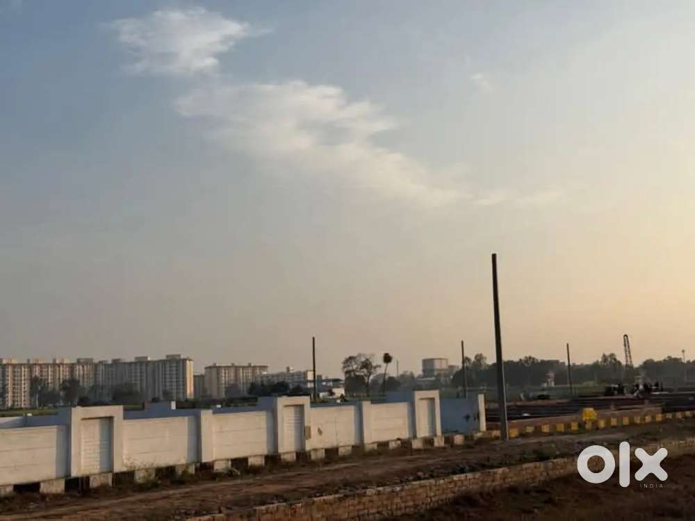 . लूलू मॉल से कुछ मिनट की दूरी पर बैंक लोन रजिस्ट्री प्लॉट्स