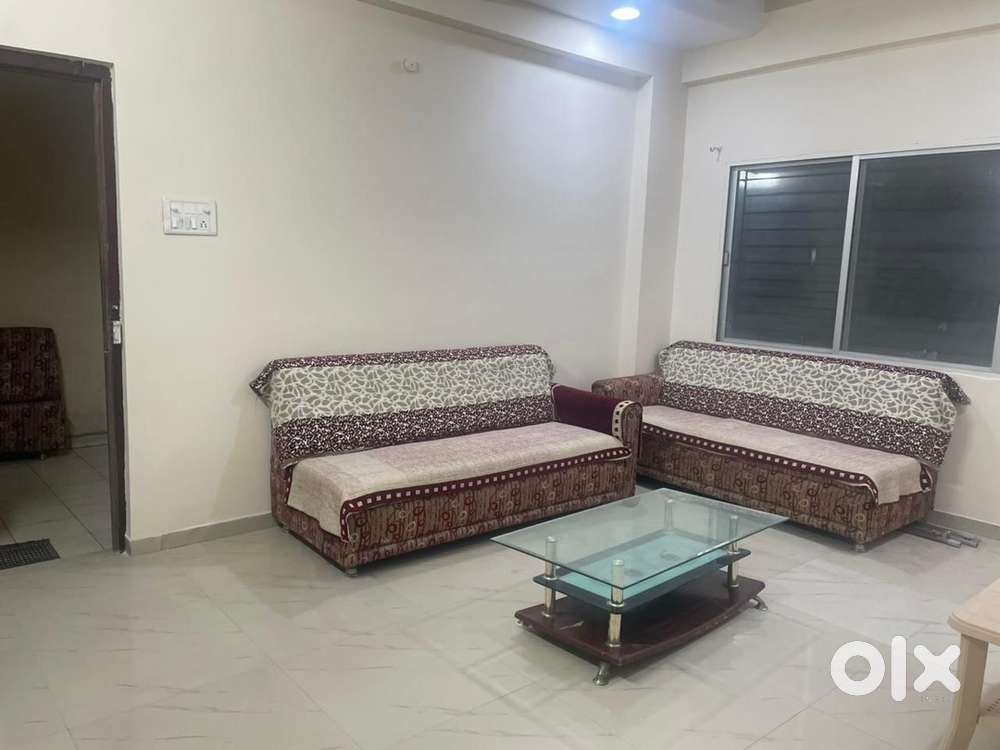 Ready to move flat available